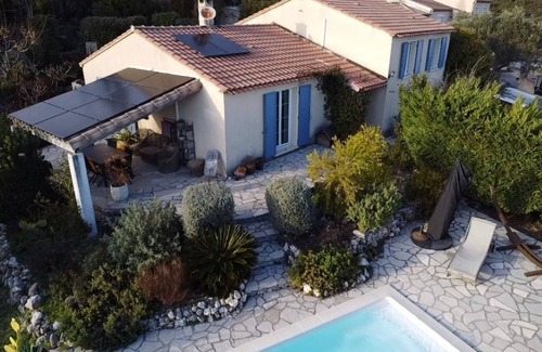 Vailhauques Villa | Villa Provence: Relax by the Pool with Ocean Views & Wifi