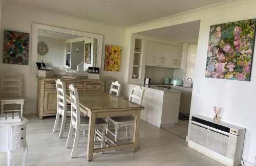 Pokolbin Villa | Villa Provincial: Stylish Retreat with Ocean Views & Pool