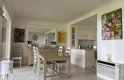 Pokolbin Villa | Villa Provincial: Stylish Retreat with Ocean Views & Pool