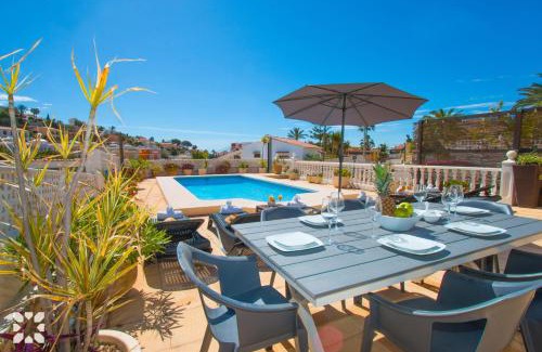 La Canuta Villa | Villa Puerto Blanco by Abahana Villas