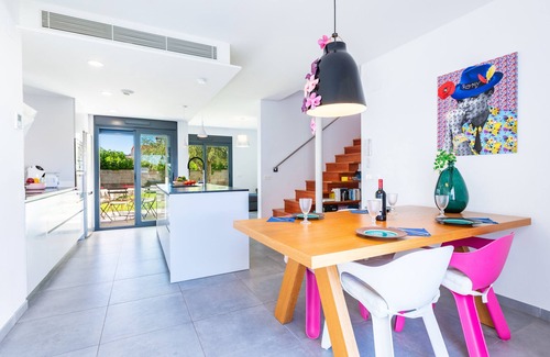 Vinaros House | Villa Puerto Blanco: Beachside Retreat with Pool & Wi-Fi