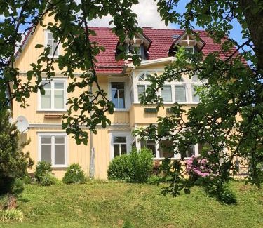 Bad Grund House | ```html
Villa Pusteblume: Guest Rated 10/10 with Breakfast & Kitchen
```
