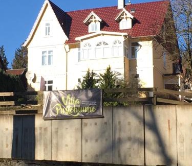 Bad Grund House | ```html
Villa Pusteblume: Guest Rated 10/10 with Breakfast & Kitchen
```