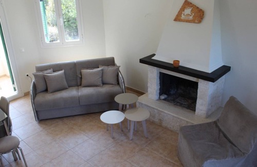 Paleokastritsa Villa | Villa Pyrgos - 5 persons - Swimming pool & Sea view - Close to beaches & village