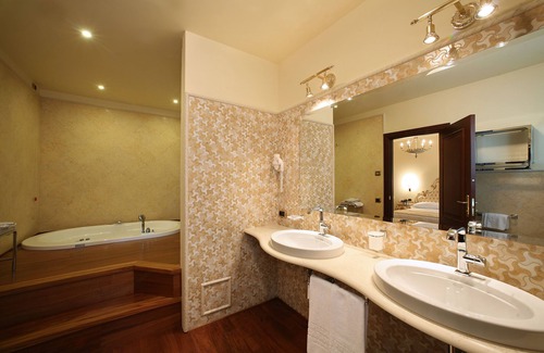 Pescantina Hotel | Relax at Villa Quaranta Tommasi Wine Hotel & Spa, 4-Star Retreat