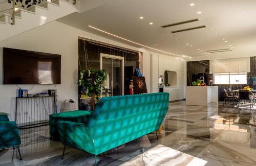Fondachello Villa | Relax at Villa Queen Vicky: Oceanfront with Pool & Hot Tub