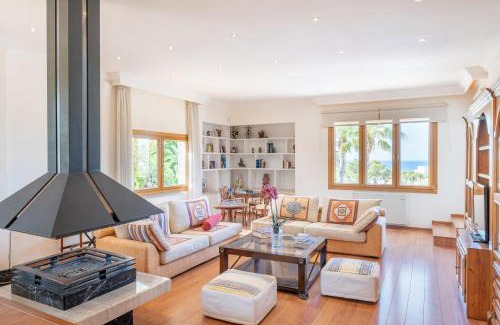 Peguera Villa | Villa Quesada: 4-Star Retreat with Pool & Pet-Friendly Options