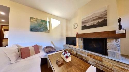 Escarrilla Apartment | Discover Villa R'Arco: Family-Friendly Retreat in the Pyrenees