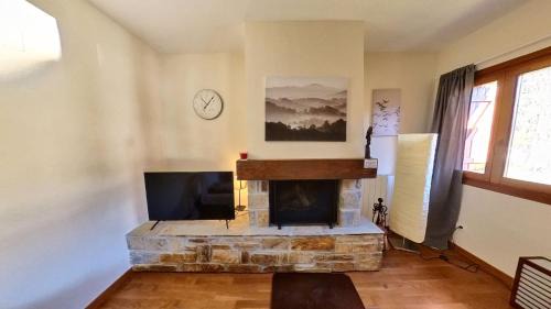 Escarrilla Apartment | Discover Villa R'Arco: Family-Friendly Retreat in the Pyrenees