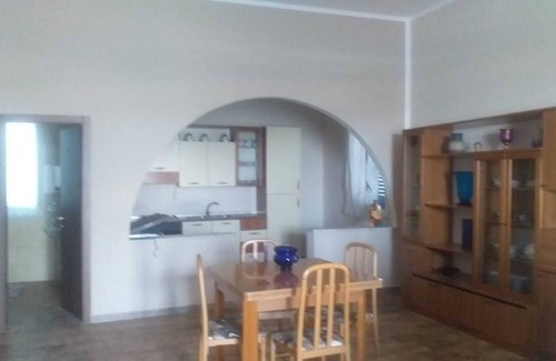 Grotte Villa | Villa 'Racalmare' with Mountain View, Pool & A/C