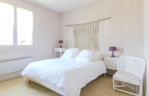 Foix Villa | Inviting Villa with City Views, Private Pool & Jacuzzi