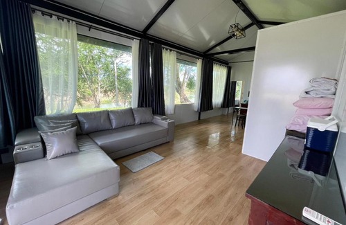 Bo Phloi Villa | Villa Raikhunmon: Pet-Friendly Getaway with Breakfast Included