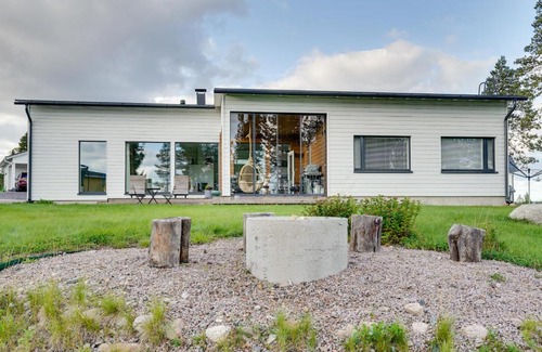 Rovaniemi Villa | Inviting Villa Rainbow: Family-Friendly 4-Star Retreat