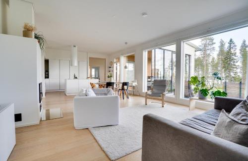 Rovaniemi Villa | Inviting Villa Rainbow: Family-Friendly 4-Star Retreat