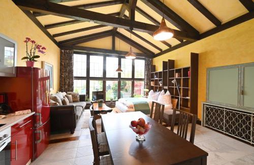 Reutin House | Oceanfront Villa Rana with Hot Tub and Restaurant Amenities