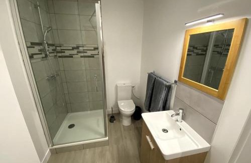 Anatole France Danton Apartment | Ideal Villa Raphaëlle #4 in City Center with Parking