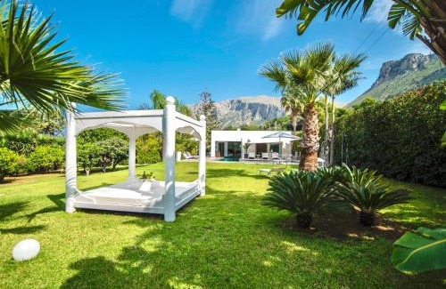 Terrasini Villa | Inviting Villa Re di Denari: Family-Friendly with Pool