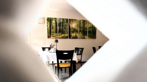 Bad Freienwalde House | Villa Regina: Family-Friendly Retreat with Pool & Pet Amenities