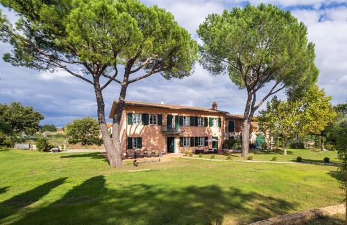 Porcari Villa | Villa Regina Elena Vittoria in Porcari , Toscana