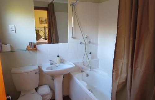 Graaff-Reinet House | Relax at Villa Reinet Guest House with Pool and Family Fun