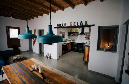 Caleta de Sebo Villa | Oceanfront Villa Relax in La Graciosa - Rated 9.2/10!
