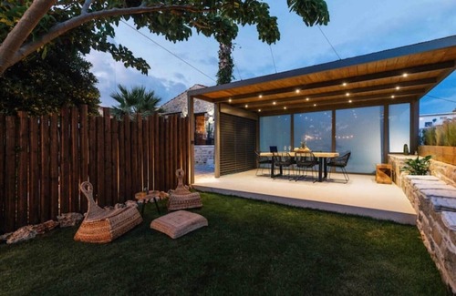 Faistos Villa | Villa Repsimia: Private Jacuzzi & Spa Retreat for Families