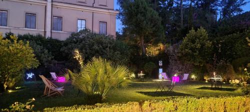 Trastevere Bed & Breakfast | Discover Villa Riari Garden: Pet-Friendly Retreat Awaits
