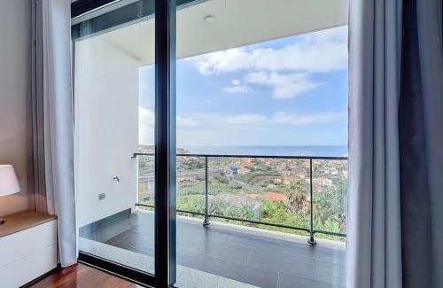 Camara de Lobos Villa | Family-Friendly Villa Ribeiro Real: A 4-Star Retreat