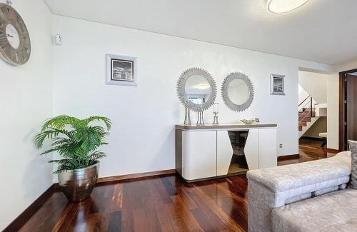 Camara de Lobos Villa | Family-Friendly Villa Ribeiro Real: A 4-Star Retreat
