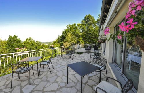 Saint-Vincent-du-Pendit House | Villa Ric: Oceanfront Retreat with Pool & Top Guest Ratings