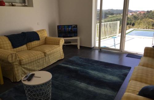 Alcobaca Villa | Relax at Villa Ricardo: Oceanfront Pool & 4-Star Comfort