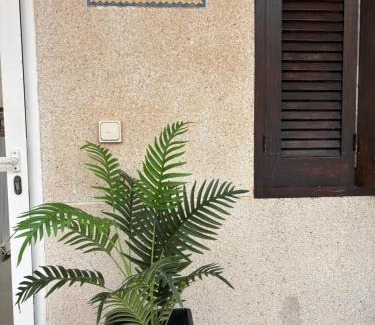 Monte Faro Apartment | Villa Richmond: Family-Friendly Stay with Oceanfront Views