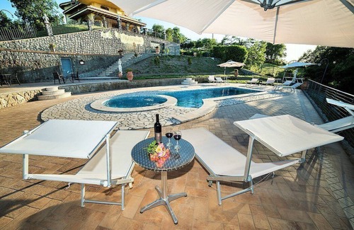 Montefiascone Villa | Villa Rinalda Piccola: Hillside Oasis with Ocean Views & Spa