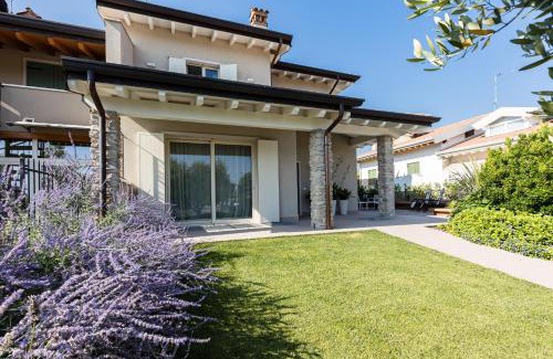 Peschiera del Garda Villa | Oceanfront Villa Rita: 4-Star Stay with Hot Tub & Views