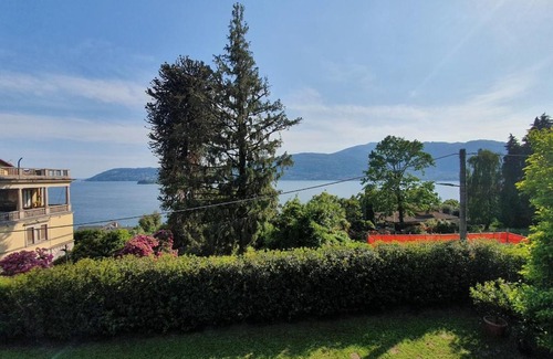 Suna Villa | Elegant Villa Rita: 4-Star Retreat with Hot Tub & Family Fun