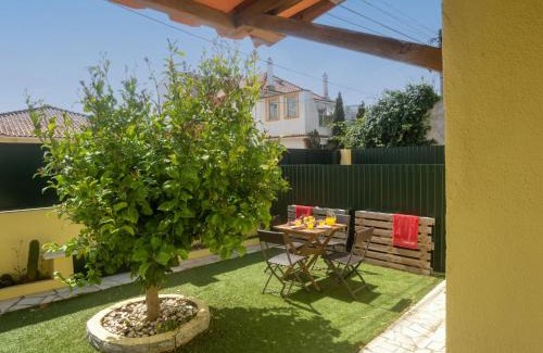 Linho Villa | Discover Villa Riviera: Family-Friendly Getaway with High Ratings