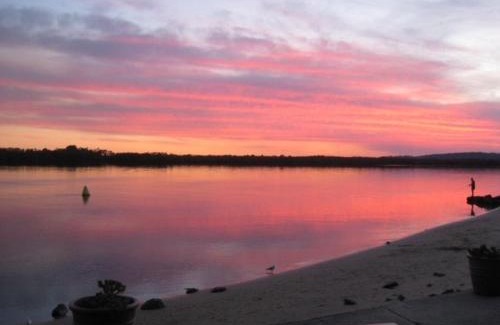 Ballina Villa | Escape to Villa Riviera on the River Front - Rated 9.4/10