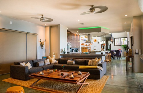 El Pescadero Villa | Experience Villa Rocas: Beachfront Retreat with Ocean Views