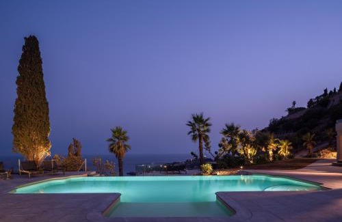 Almunecar Villa | Villa Rocca: Family-Friendly Retreat with Pool & 9.5 Rating