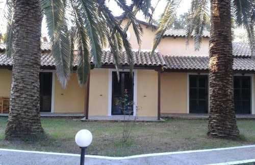 Sfakera Apartment | Villa Rododafni: Guest Rated 9/10, Pet Friendly Escape