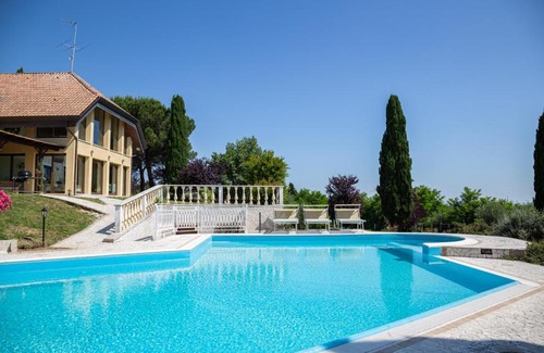 Misano Adriatico Villa | Villa Rolls: Elegant Retreat with Pool and Ocean View