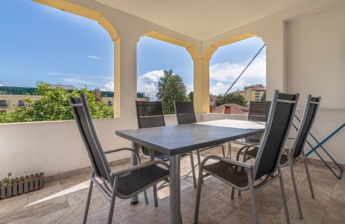 Portoroz Apartment | Villa Roma Portorose: Oceanfront Retreat in Slovenia