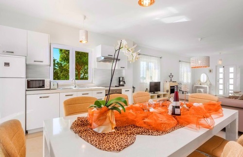 Sveti Petar u Sumi Villa | Villa Romana: Dreamy Escape with Pool, Jacuzzi & Ocean Views