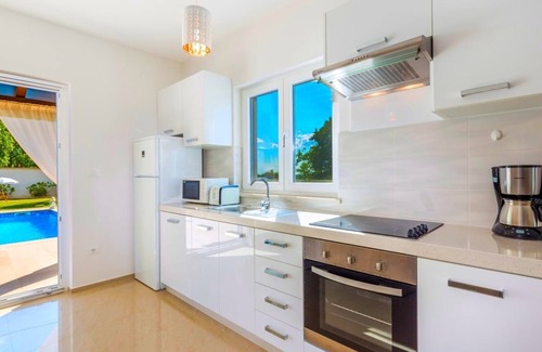 Sveti Petar u Sumi Villa | Villa Romana: Dreamy Escape with Pool, Jacuzzi & Ocean Views