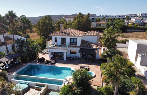 Manilva Villa | Villa 'Romano': Oceanfront Oasis with Private Pool & Wi-Fi