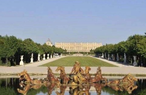 Saint-Cyr-l'Ecole Villa | Romantic Villa with Spa Just 15 Minutes from Paris