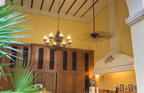 Centro House | Villa Romantica: Colonial Masterpiece with Pool & Spa