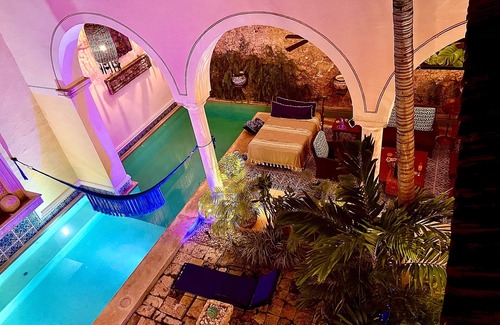 Centro House | Villa Romantica: Colonial Masterpiece with Pool & Spa
