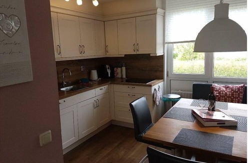 Makkum House | Indulge at Villa Romantika: Pet-Friendly with Spa & Breakfast