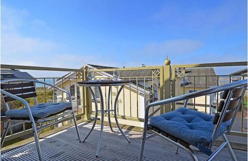 Glowe House | Villa Rosa: Family-Friendly Holiday Residence Awaits You